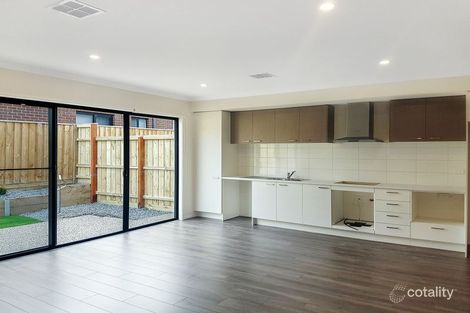 Property photo of 9 Yallaroo Chase Werribee VIC 3030