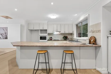 Property photo of 1/5 Simpsons Road Box Hill VIC 3128