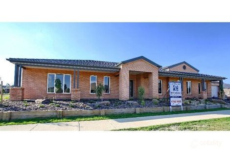 8 Bluegum Cct, Riddells Creek, VIC 3431