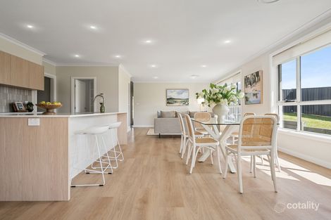 Property photo of 11 Clontarf Close Orange NSW 2800