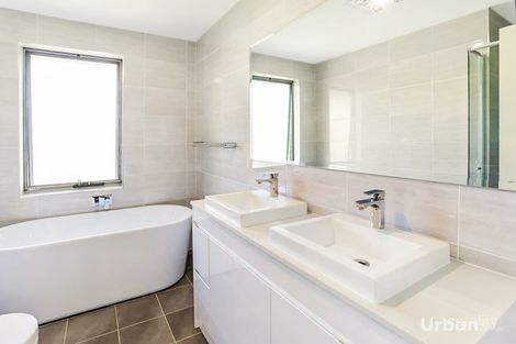 Property photo of 20 Aspect Crescent Colebee NSW 2761