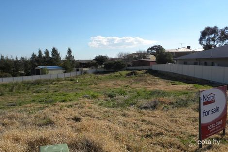 Property photo of 13 Settlers Place Young NSW 2594