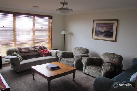Property photo of 12 Tahara Crescent Estella NSW 2650
