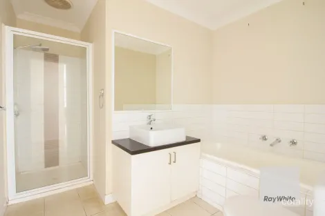 Property photo of 3/16 Dutton Court Meadow Heights VIC 3048