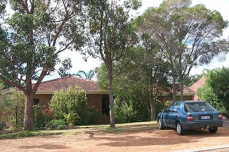 27 Glenorchy Cres, Hamersley, WA 6022