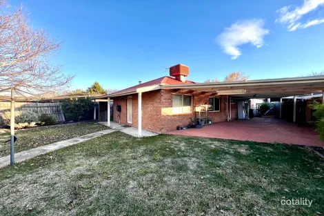 Property photo of 28 Thames Boulevard Werribee VIC 3030