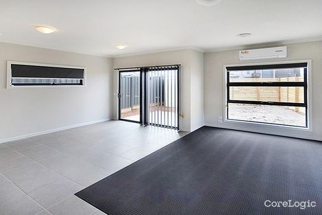 Property photo of 17 Everglade Crescent Roxburgh Park VIC 3064