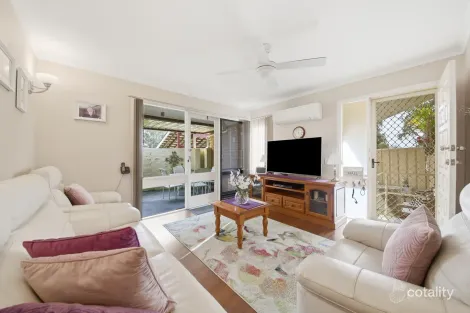 Property photo of 4 Park Row Bradbury NSW 2560