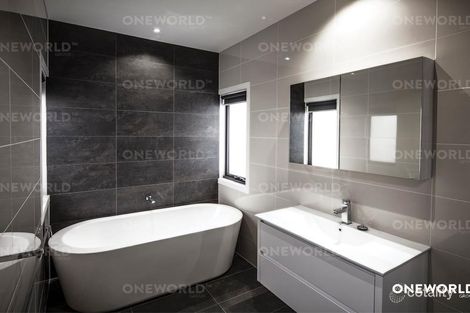 Property photo of 8 Galbraith Close Strathmore VIC 3041