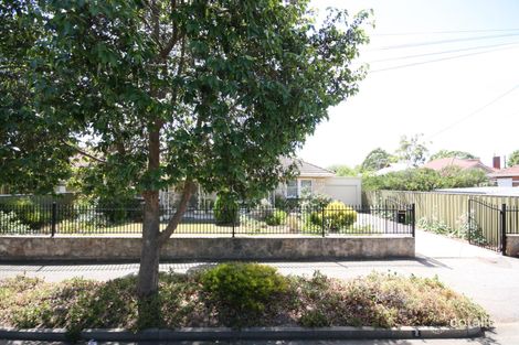 2 Kelvin Ave, Clarence Park, SA 5034