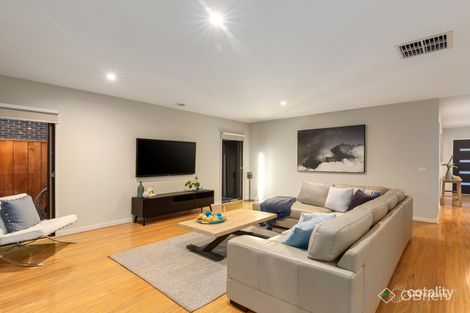 Property photo of 23 Alluvian Way Carrum Downs VIC 3201
