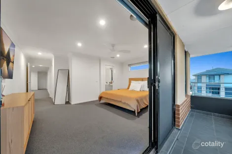 Property photo of 2 Vulpine Street Clyde VIC 3978