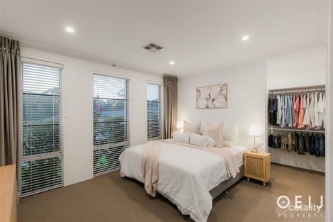 Property photo of 28 Aquamarine Parade Treeby WA 6164