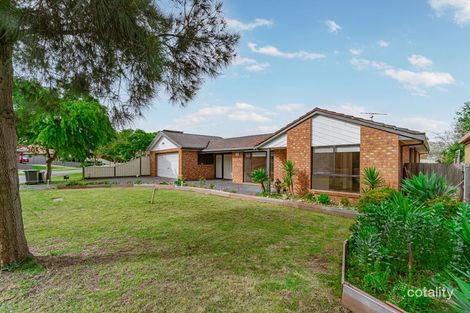 Property photo of 19 Rutherford Way Roxburgh Park VIC 3064
