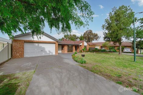 Property photo of 19 Rutherford Way Roxburgh Park VIC 3064