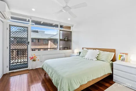 Property photo of 2/18 Peerless Avenue Mermaid Beach QLD 4218