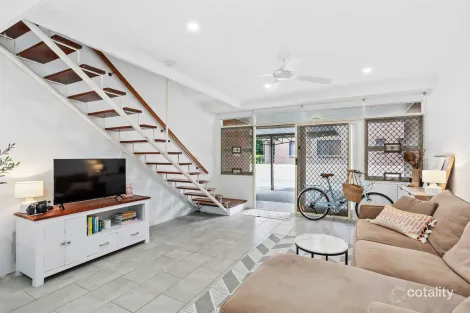 Property photo of 2/18 Peerless Avenue Mermaid Beach QLD 4218
