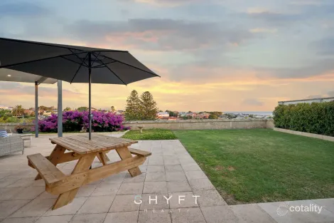 Property photo of 10 View Terrace Quinns Rocks WA 6030