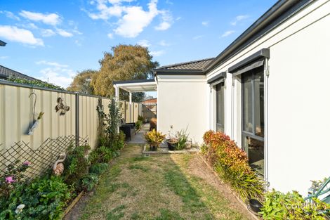 Property photo of 13/10 Weir Street Sale VIC 3850