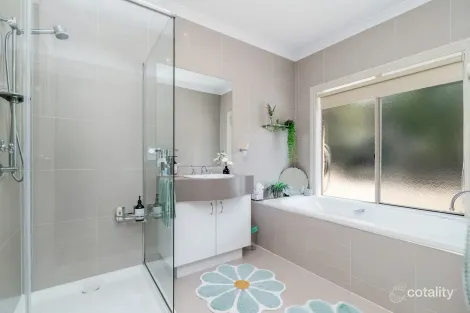 Property photo of 12 Lake View Drive Broadford VIC 3658