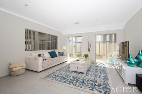 Property photo of 7 Gables Green Meadow Springs WA 6210