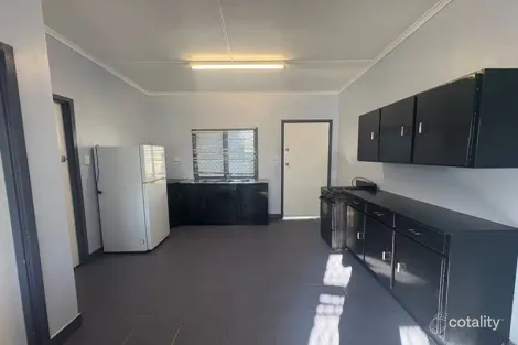 Property photo of 3/4 Thirteenth Avenue Parkside QLD 4825