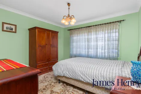 Property photo of 7 Eagle Close Woodberry NSW 2322