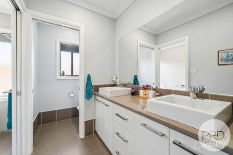 Property photo of 36 Deakin Avenue Lloyd NSW 2650