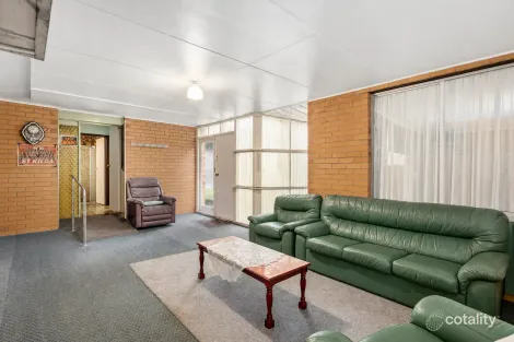 Property photo of 46 Campbell Parade Cranbourne VIC 3977