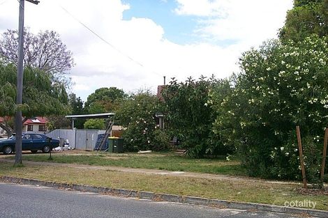 17 Challenger Ave, Manning, WA 6152