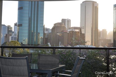 Property photo of 216/36 Macdonald Street Kangaroo Point QLD 4169