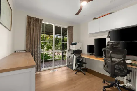 Property photo of 9 Russell Street Drouin VIC 3818