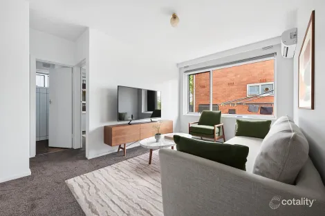 Property photo of 3/19 Ellesmere Road Windsor VIC 3181