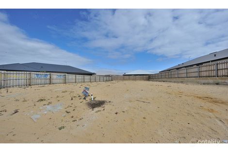 Property photo of 23 Jennerae Bend Halls Head WA 6210