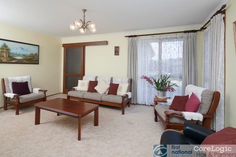 Property photo of 17 Girvan Circuit Endeavour Hills VIC 3802