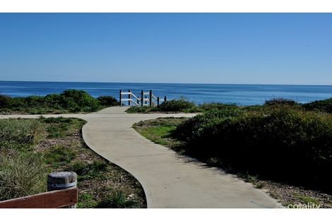 Property photo of 23 Jennerae Bend Halls Head WA 6210
