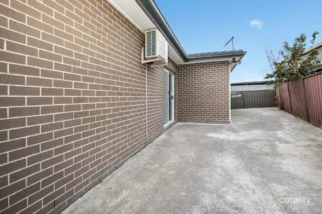 Property photo of 16 Taminga Road Green Valley NSW 2168