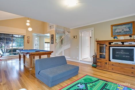 Property photo of 16 Daintree Grove Narre Warren VIC 3805