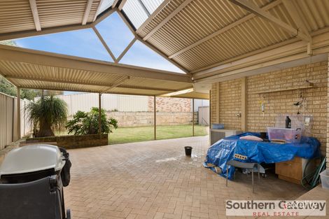 Property photo of 23 Oakfield Gardens Parmelia WA 6167