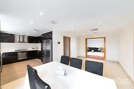 Property photo of 13 Huntly Court Meadow Heights VIC 3048