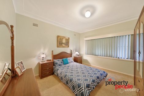Property photo of 20 Bingara Road Macquarie Fields NSW 2564