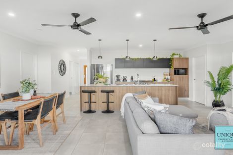 Property photo of 24 Edge Court Manoora QLD 4870