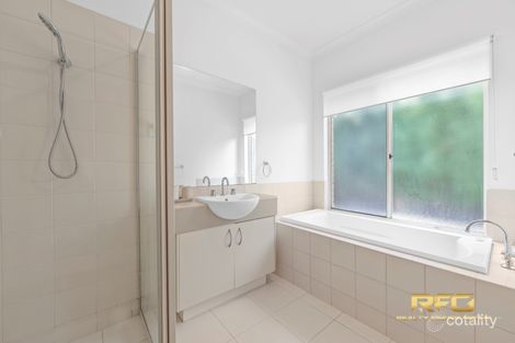 Property photo of 24 Cobaw Circuit Caroline Springs VIC 3023
