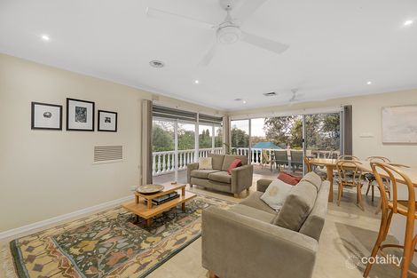 Property photo of 122 Mountain View Parade Rosanna VIC 3084