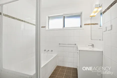 Property photo of 1/16 Windang Road Primbee NSW 2502