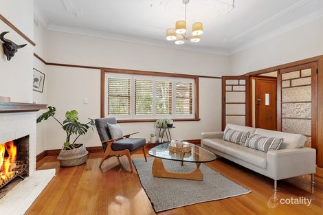 Property photo of 87 Valley Parade Glen Iris VIC 3146