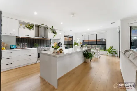 Property photo of 6 Corvo Drive Truganina VIC 3029