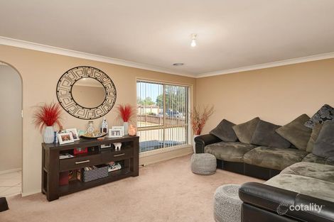 Property photo of 7 Eaton Street Ashmont NSW 2650