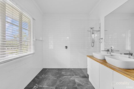 Property photo of 62 Chermside Road Newtown QLD 4305