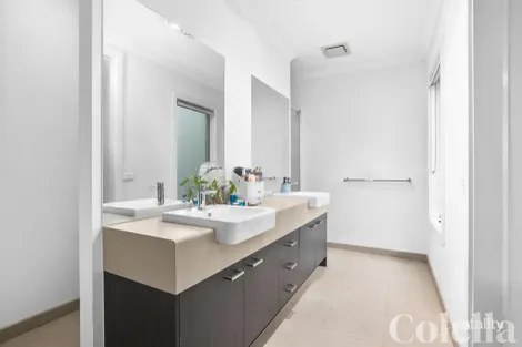 Property photo of 14 Vine Court Bentleigh East VIC 3165